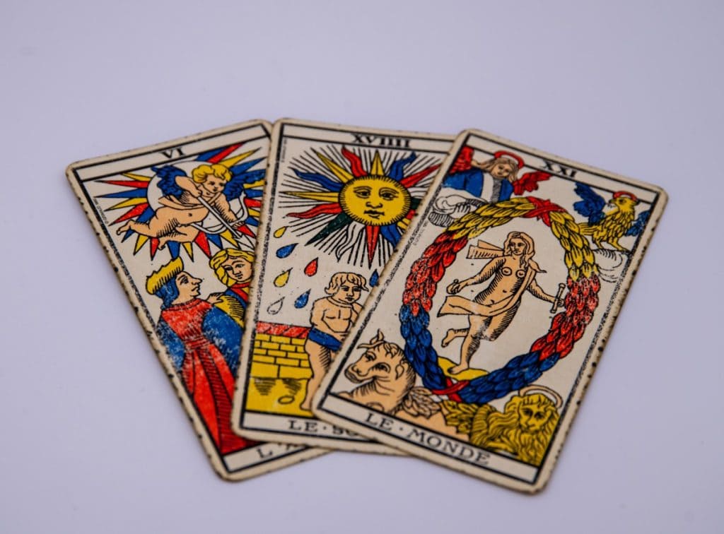 Tarot špilovi iz druge ruke – rizik ili prilika? Tarot špilovi iz druge ruke – rizik ili prilika?